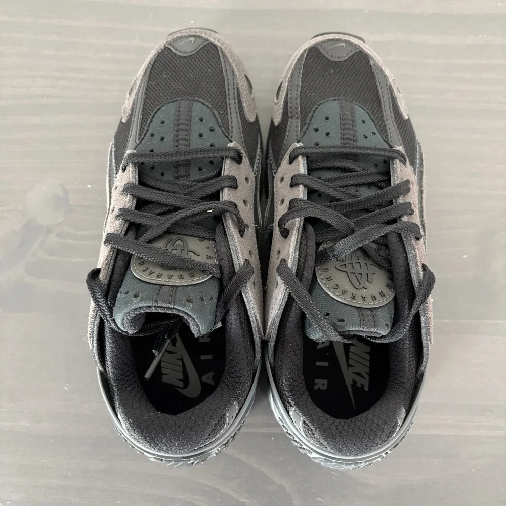 Nike Air Huarache Triple Black Anthracite Running‎ Youth Sneakers Size 3.5 New